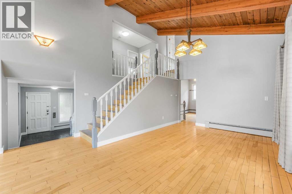 2404 Sovereign Crescent SW, Calgary, Alberta  T3C 3M2 - Photo 9 - A2344942