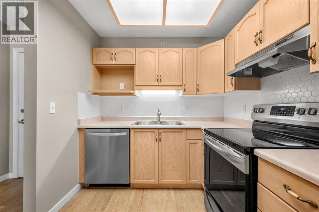 1108, 1108 Hawksbrow Point NW, Calgary, Alberta  T3G 4C9 - Photo 7 - A2346946
