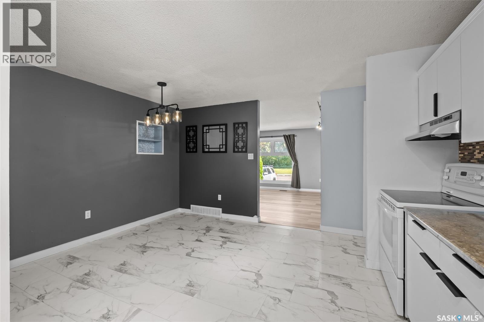 3035 Dunn Drive, Prince Albert, Saskatchewan  S6V 6Y5 - Photo 15 - SK049059