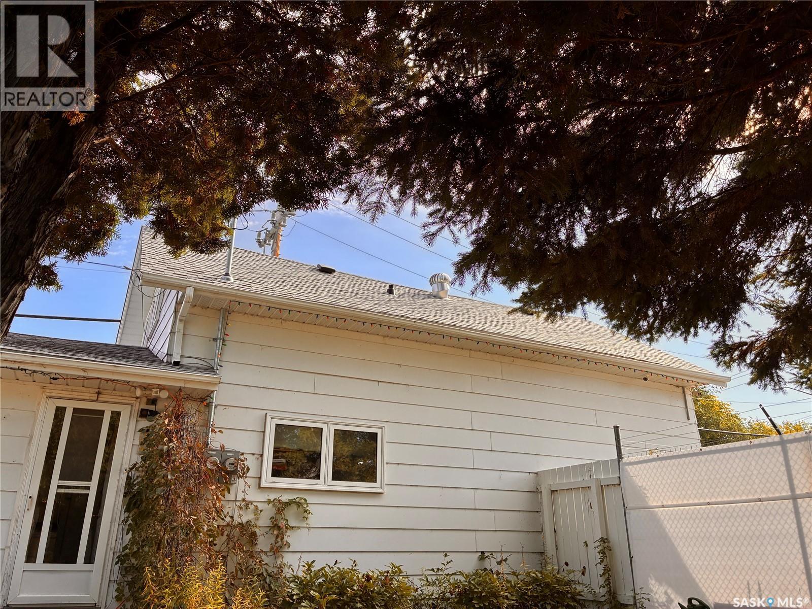 301 7th Avenue W, Nipawin, Saskatchewan  S0E 1E0 - Photo 14 - SK048946