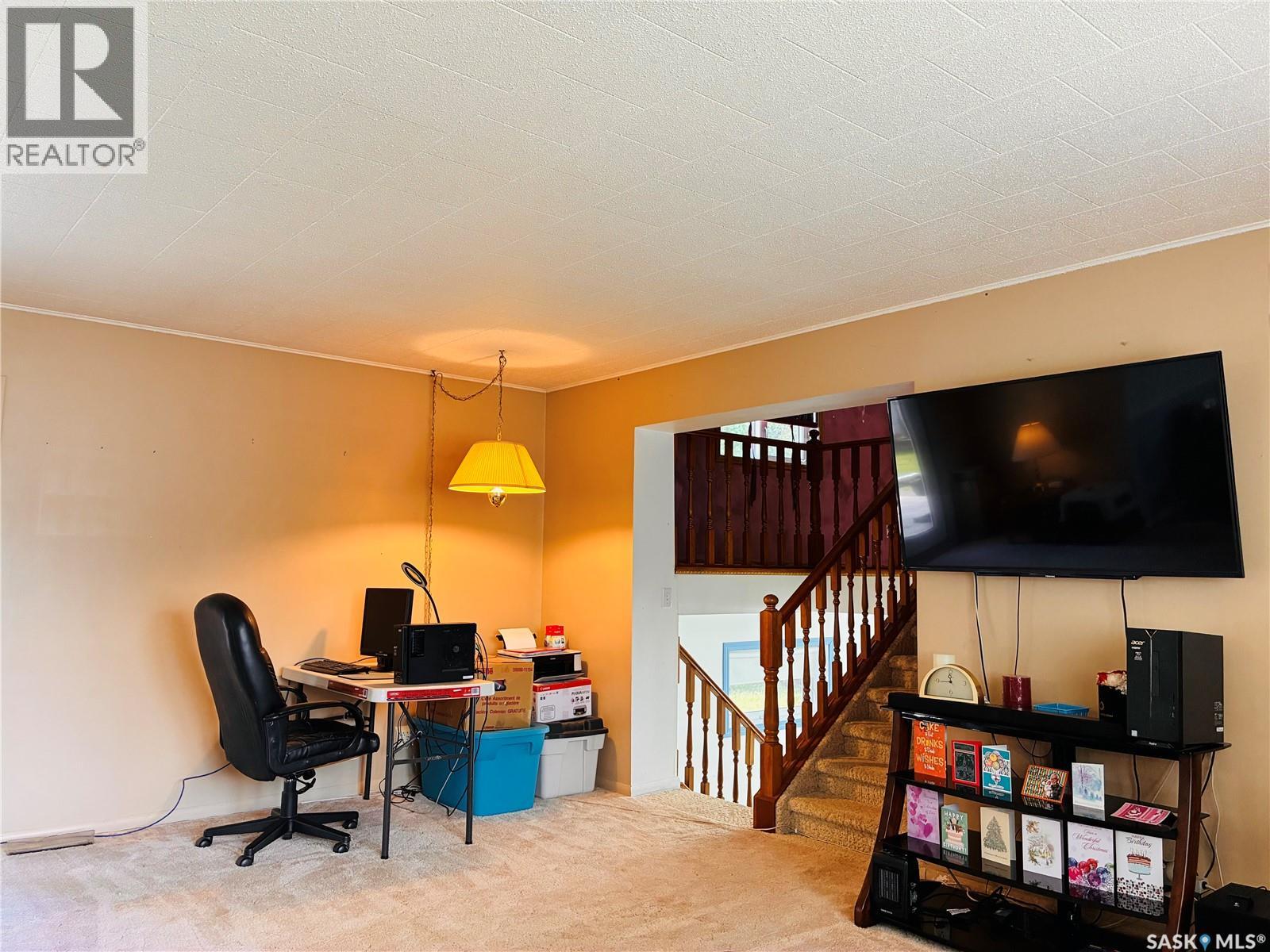 301 7th Avenue W, Nipawin, Saskatchewan  S0E 1E0 - Photo 38 - SK048946