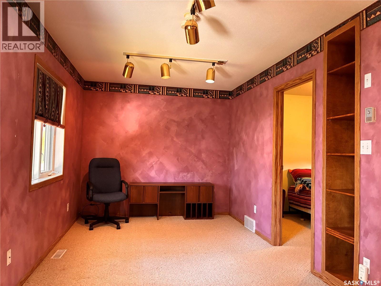 301 7th Avenue W, Nipawin, Saskatchewan  S0E 1E0 - Photo 41 - SK048946