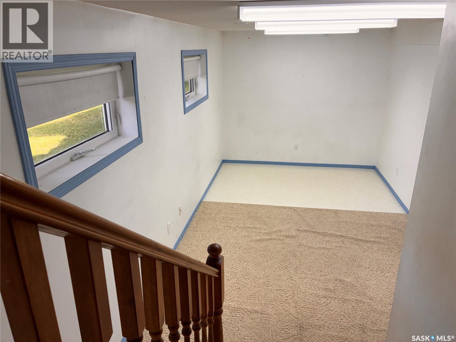 301 7th Avenue W, Nipawin, Saskatchewan  S0E 1E0 - Photo 46 - SK048946