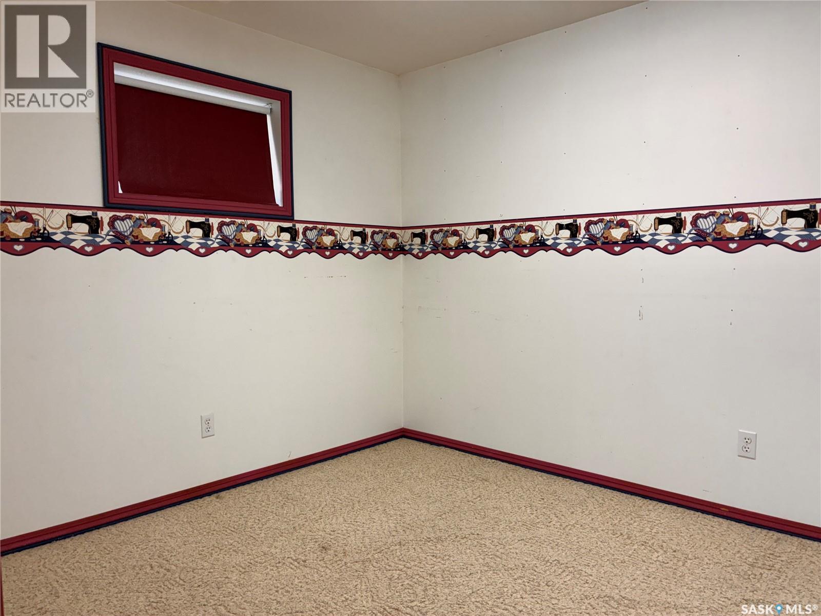 301 7th Avenue W, Nipawin, Saskatchewan  S0E 1E0 - Photo 48 - SK048946