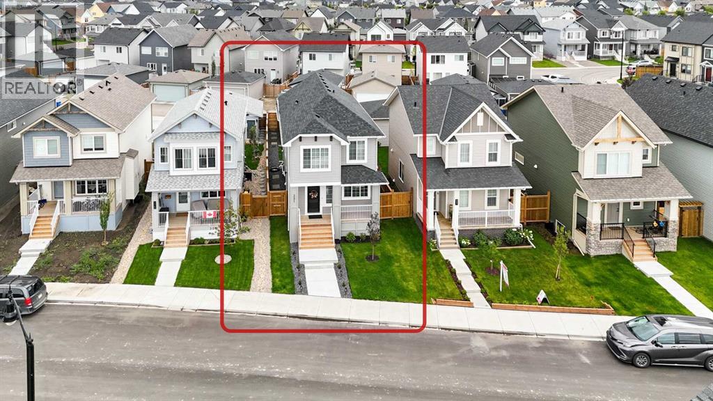 321 Ellen Park, Crossfield, Alberta  T0M 0S0 - Photo 2 - A2343003