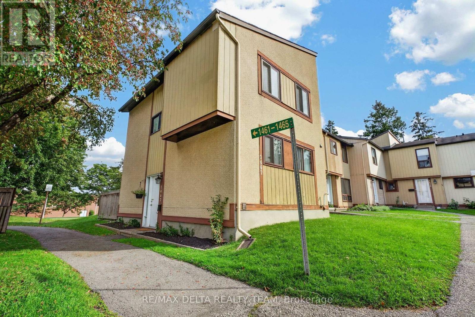 1467 Bethamy Lane, Ottawa, Ontario K1J 8P7 - Photo 2 - X13810508