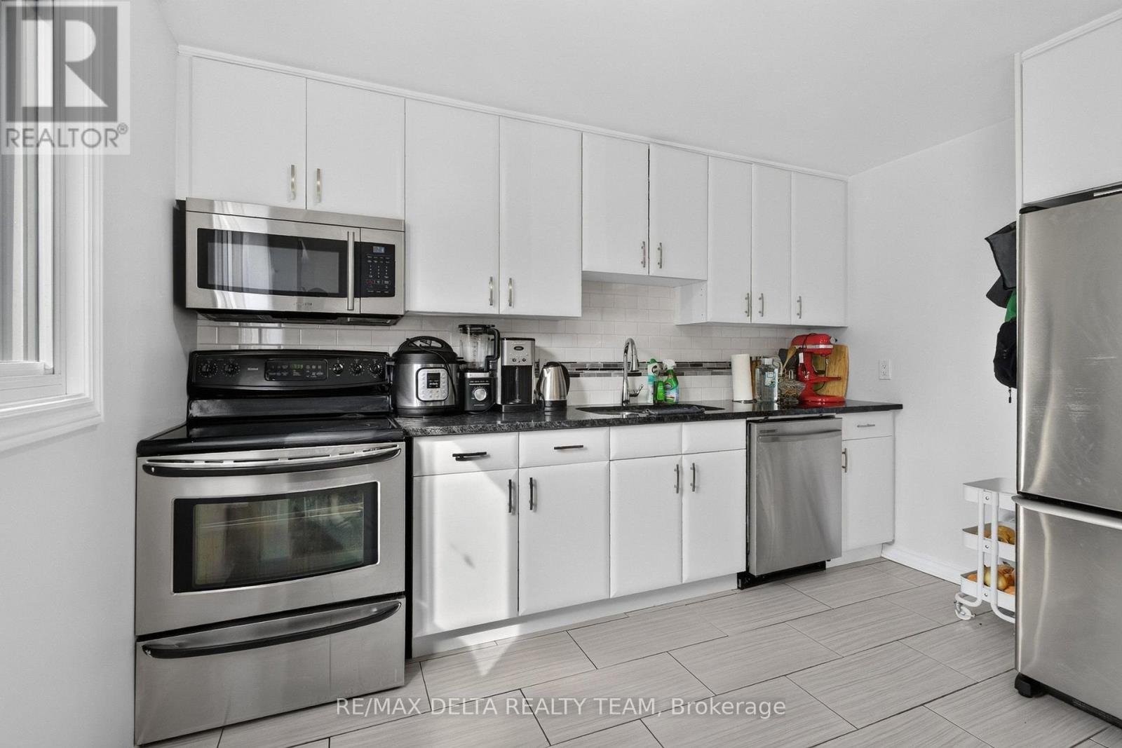 1467 Bethamy Lane, Ottawa, Ontario K1J 8P7 - Photo 6 - X13810508