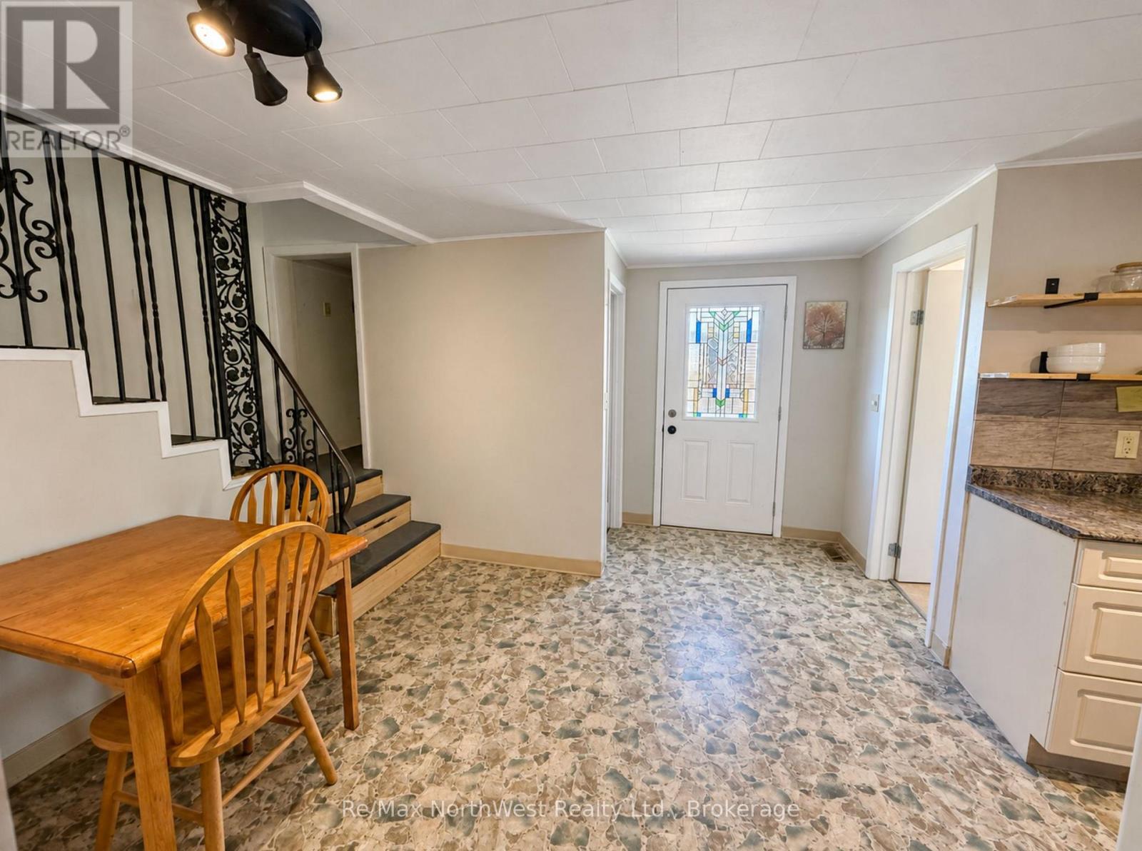 119 Lyndale Avenue, Kenora, Ontario  P0X 1C0 - Photo 3 - X13810590