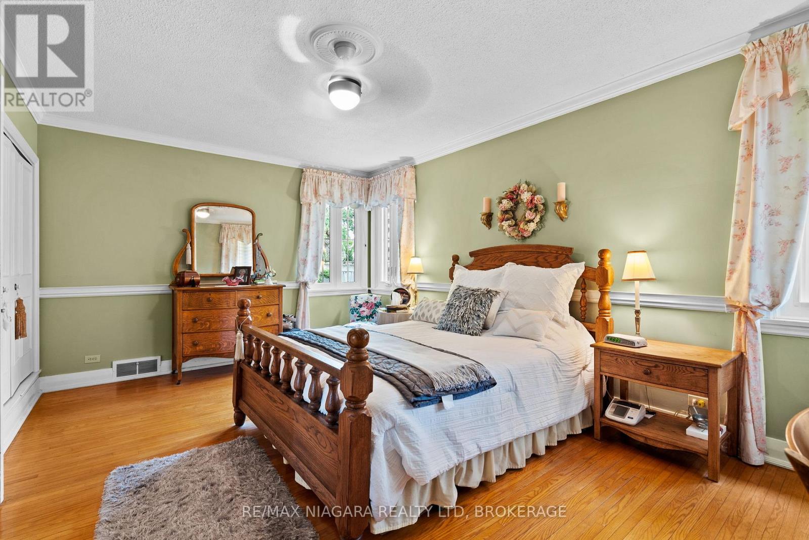 97 Glenridge Avenue, St. Catharines (Old Glenridge), Ontario  L2R 4X4 - Photo 16 - X13810658