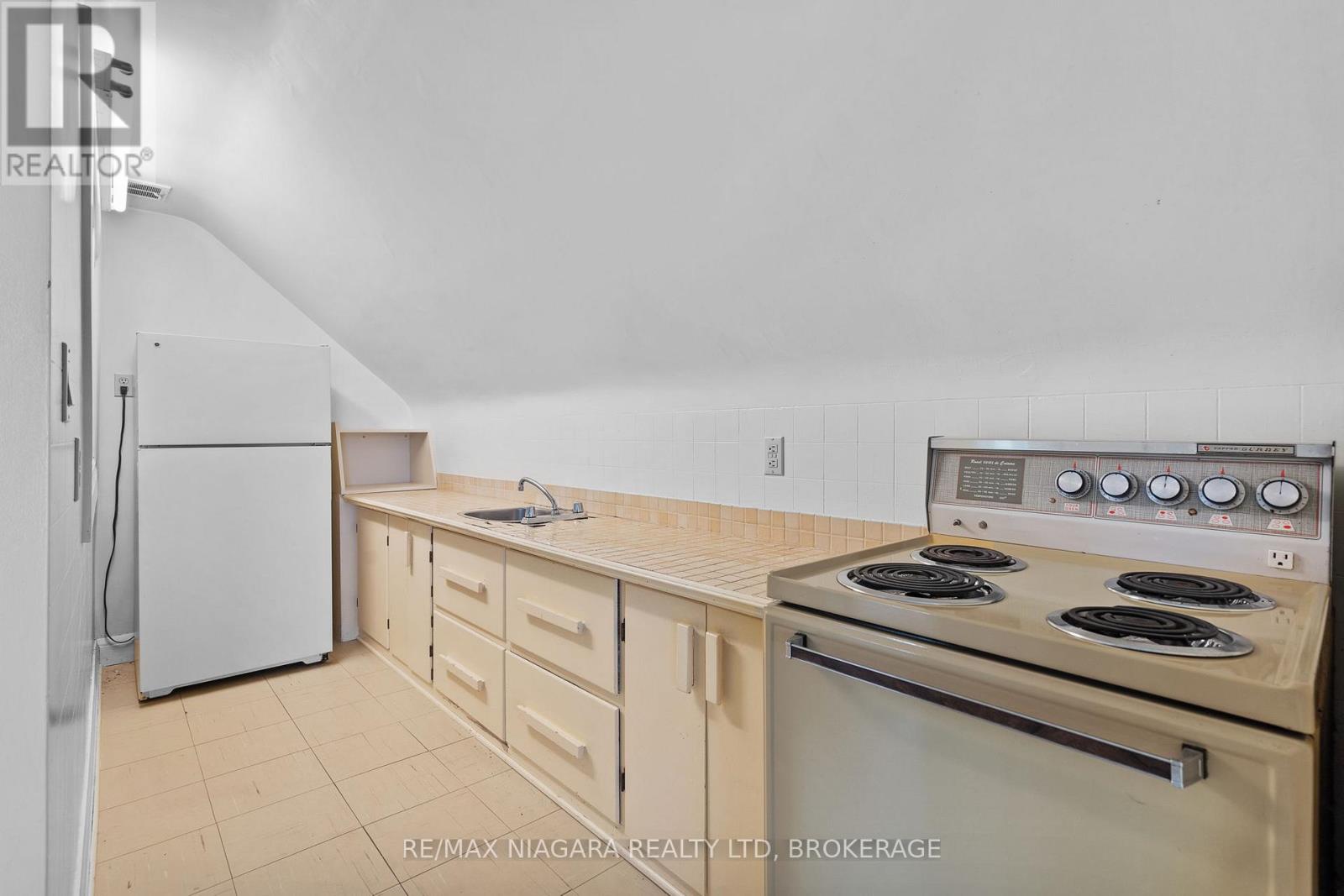 97 Glenridge Avenue, St. Catharines (Old Glenridge), Ontario  L2R 4X4 - Photo 22 - X13810658