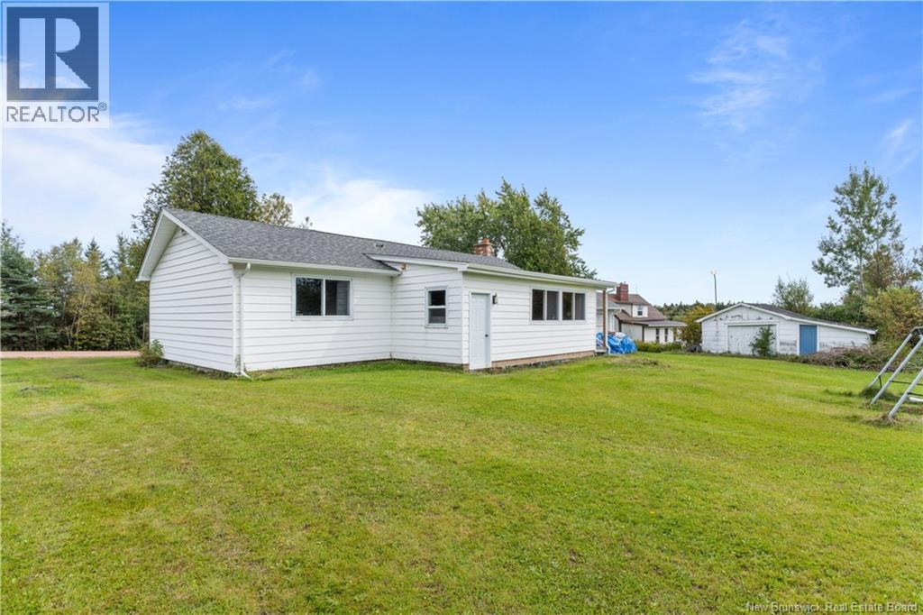 303 La Montain, Memramcook, New Brunswick  E4K 1A3 - Photo 3 - NB148213