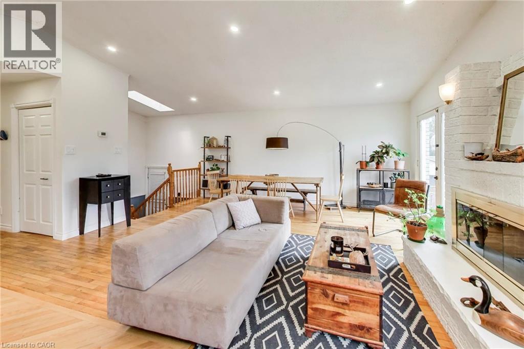 35 SHIRLEA Boulevard Keswick Ontario Canada L4P1L1 5