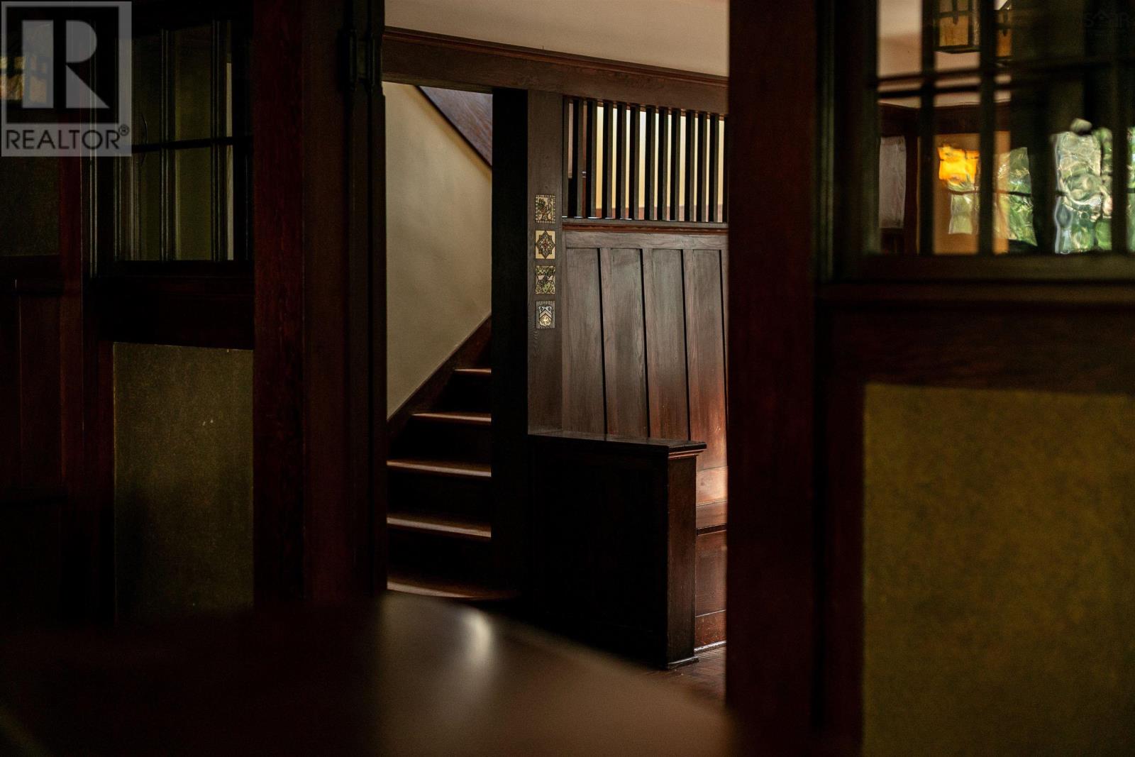 6443 Coburg Road photo 13