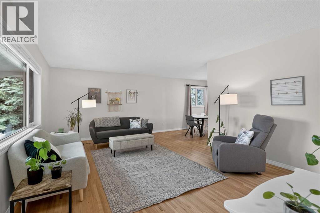 10704 Maplecrest Road Se, Calgary, Alberta  T2J 1X9 - Photo 6 - A2346886