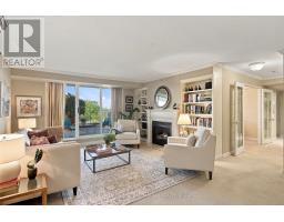 524 - 18 CONCORDE PLACE, Toronto, Ontario