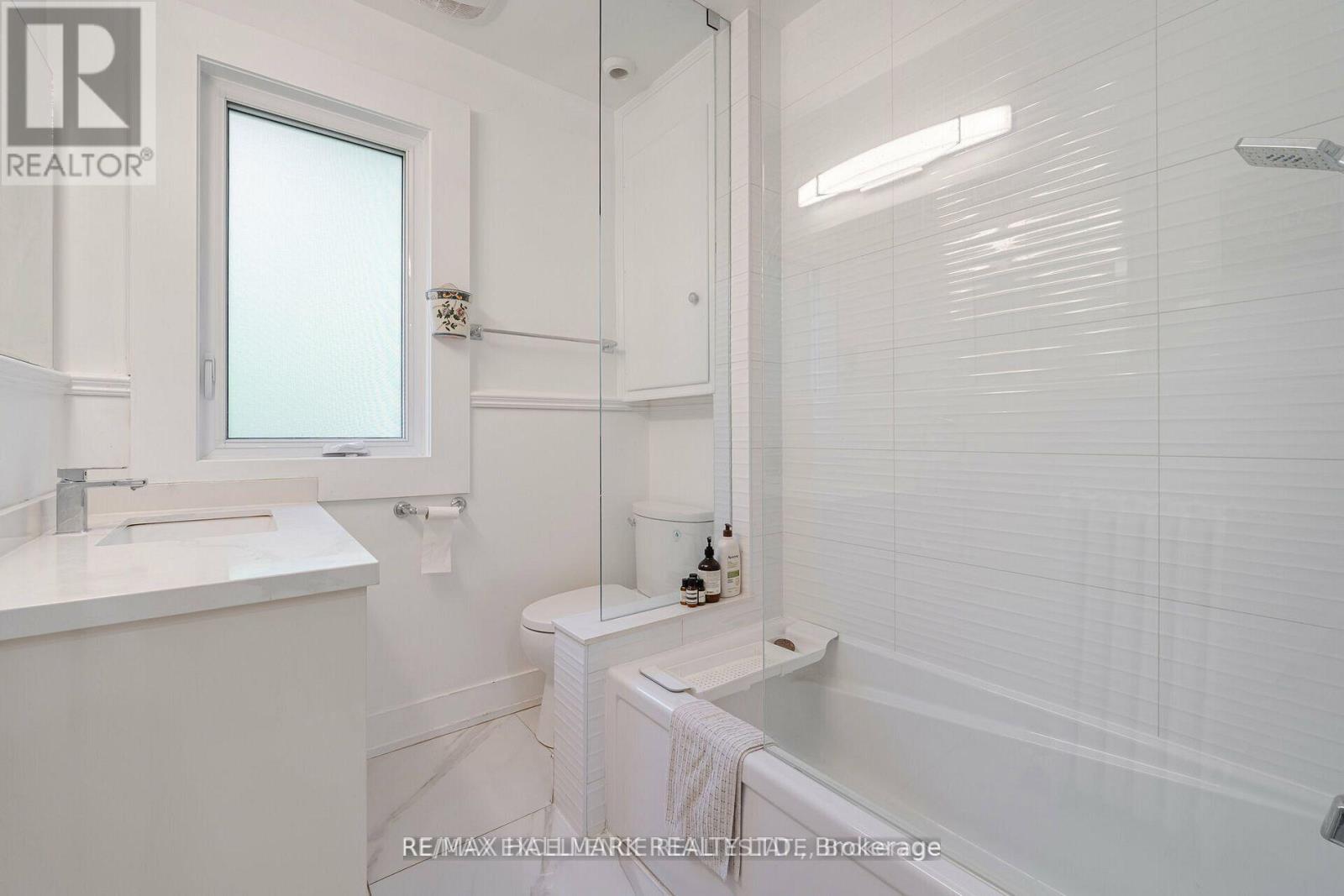 2nd Floor - 193 Heath Street W, Toronto, Ontario  M4V 1V3 - Photo 34 - C13810710