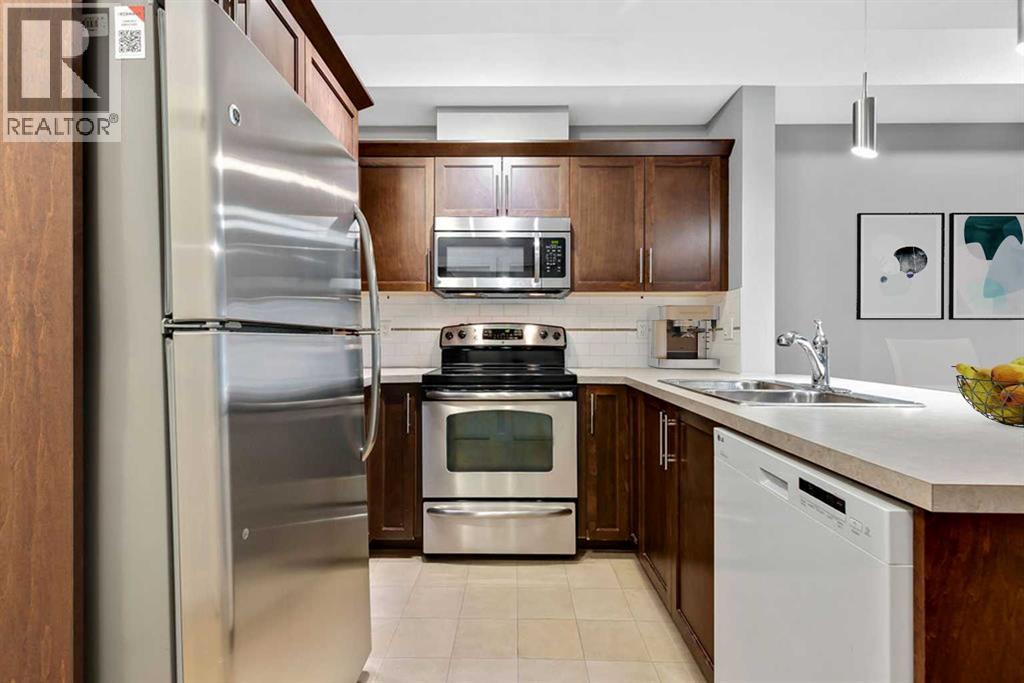 111, 20 Royal Oak Plaza NW, Calgary, Alberta  T3G 0C6 - Photo 2 - A2346383