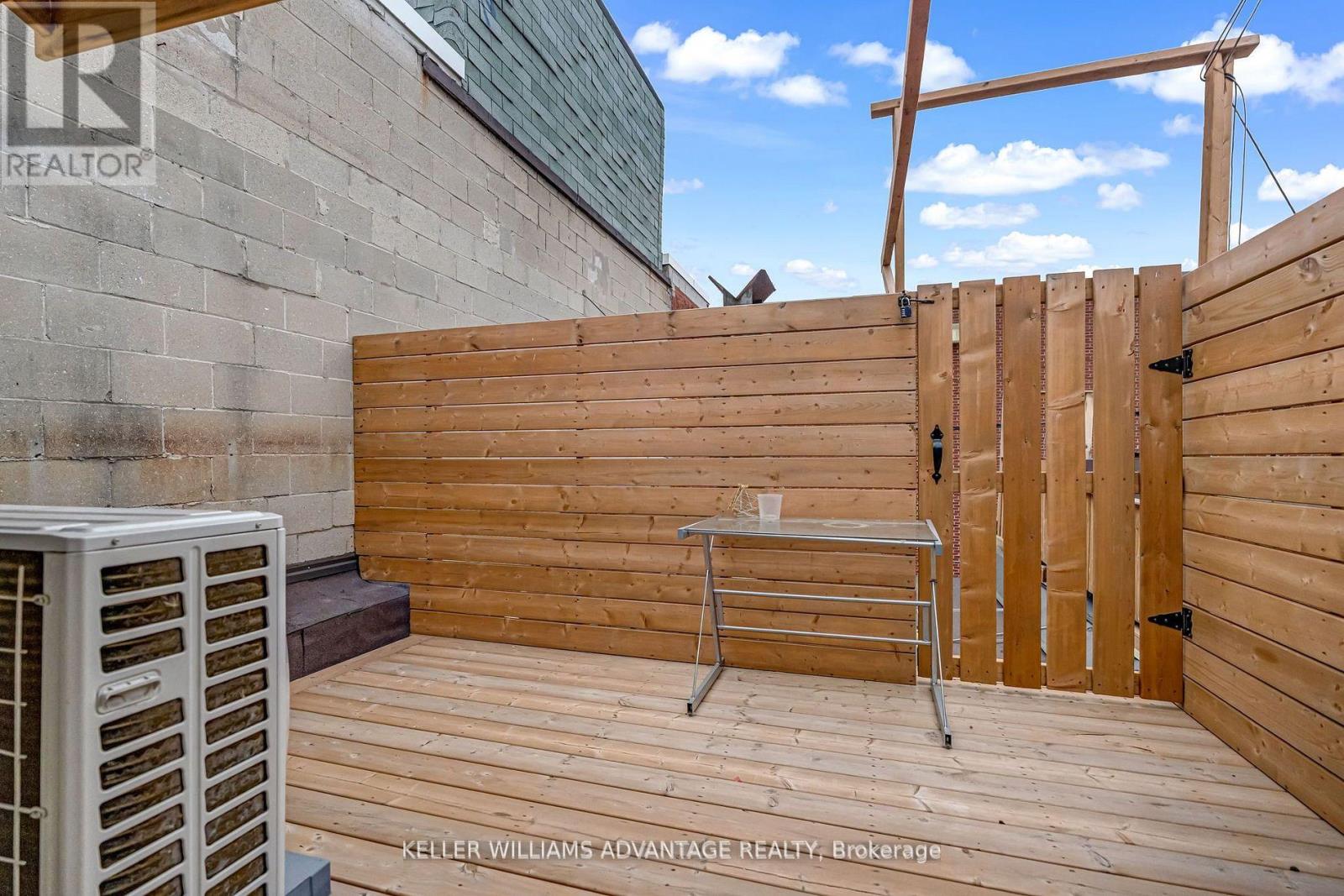 471 Danforth Avenue, Toronto, Ontario  M4K 1P1 - Photo 22 - E13810512
