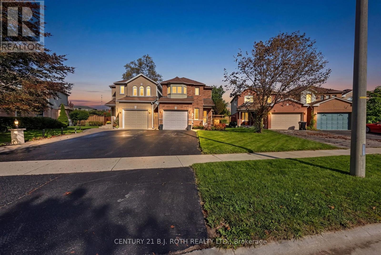 36 Aikens Crescent, Barrie (Holly), Ontario  L4N 8M6 - Photo 1 - S13810666