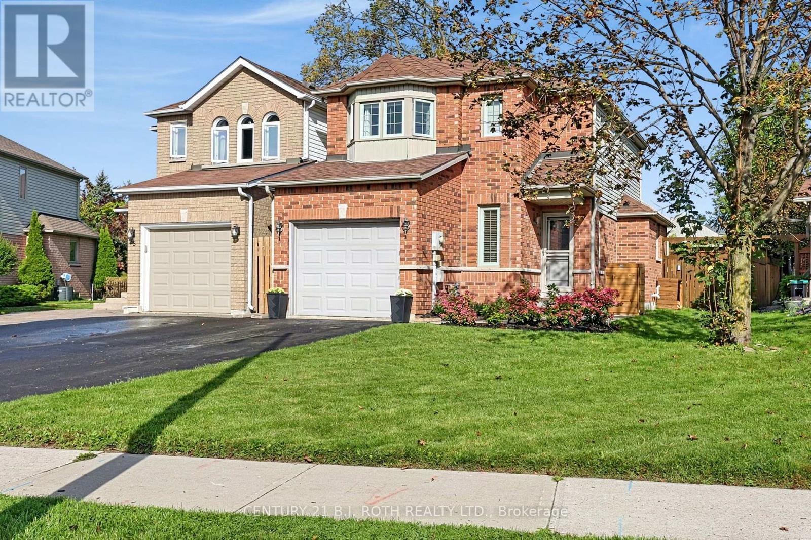 36 Aikens Crescent, Barrie (Holly), Ontario  L4N 8M6 - Photo 4 - S13810666
