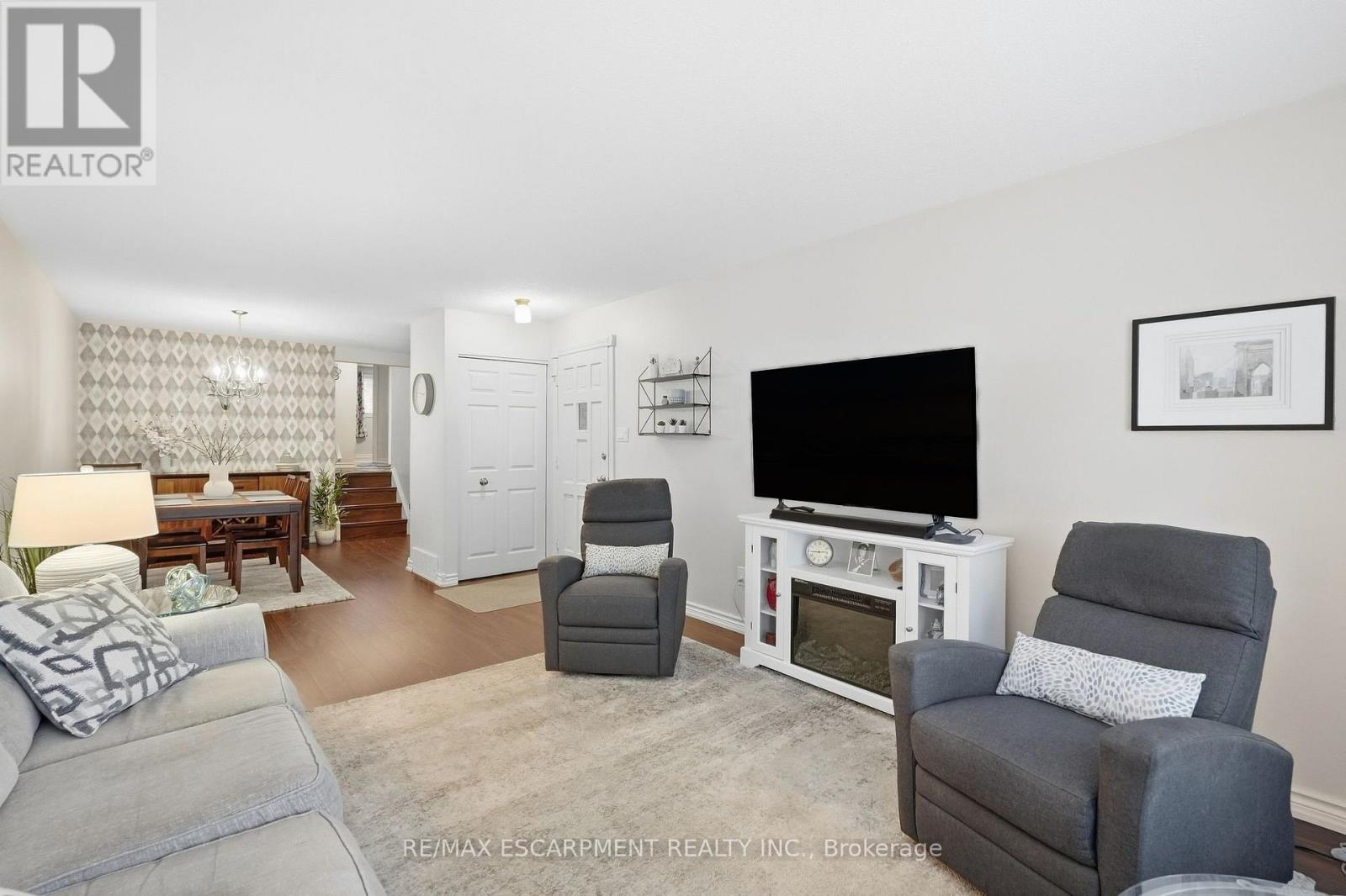 10 Courtland Avenue, Hamilton, Ontario  L9C 5Z2 - Photo 4 - X13810564