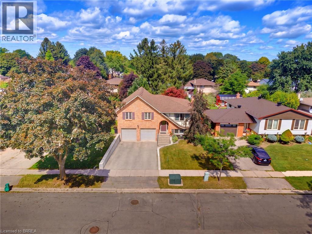 32 Wedgewood Drive, Brantford, Ontario  N3R 6J3 - Photo 2 - 40860690