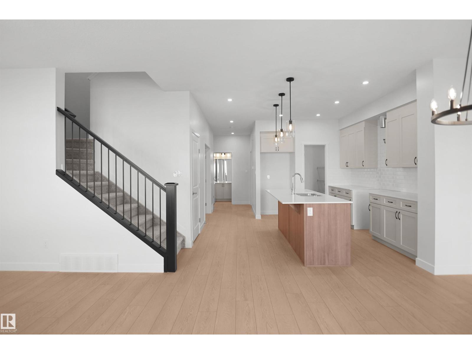 956 17 Av Nw, Edmonton, Alberta  T6T 2S5 - Photo 13 - E4495616