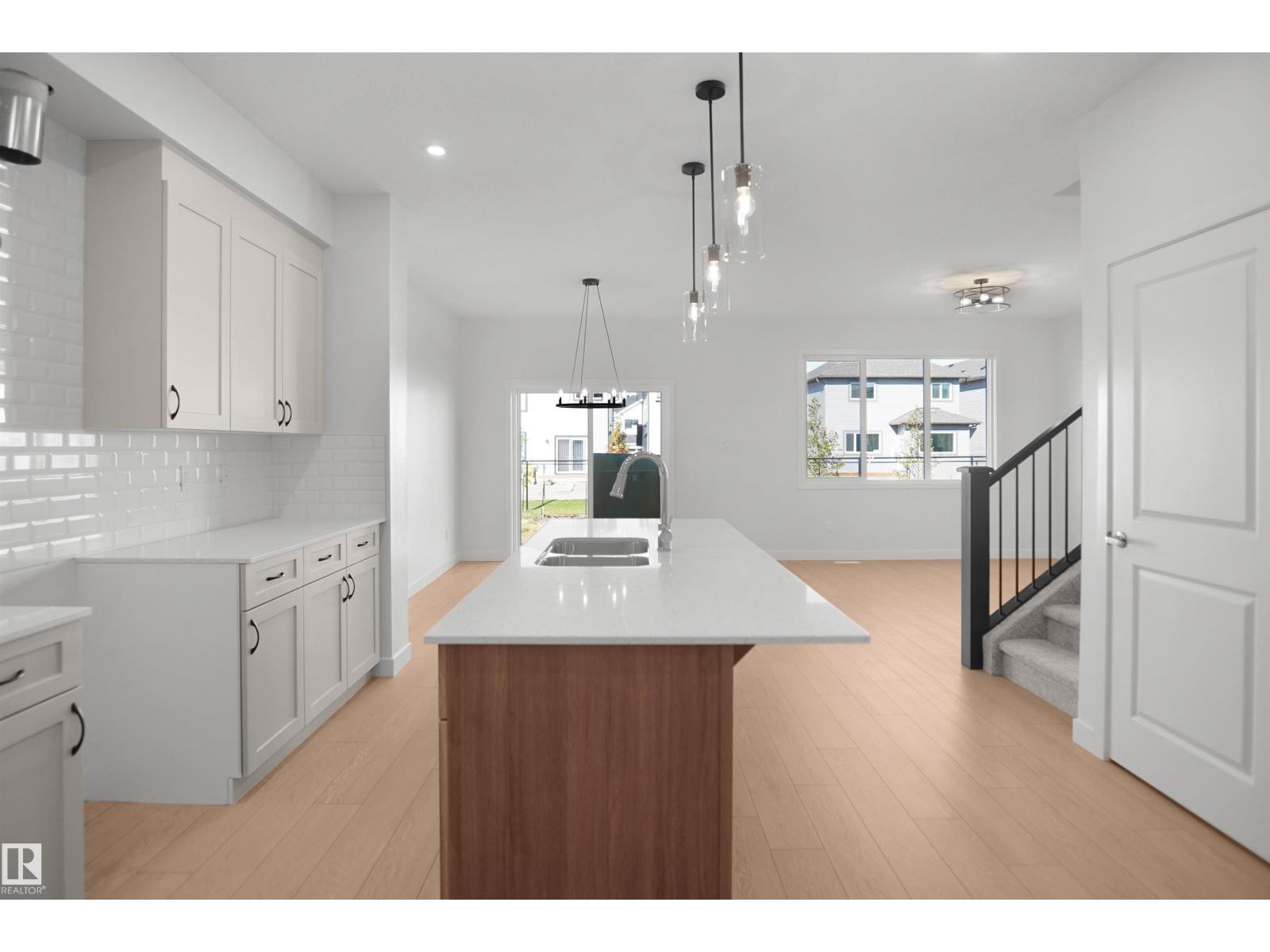 956 17 Av Nw, Edmonton, Alberta  T6T 2S5 - Photo 8 - E4495616