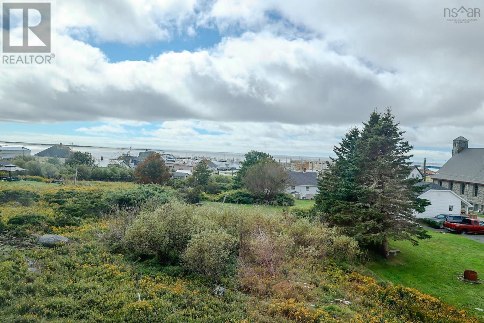 32 Church Road, Clark's Harbour, Nova Scotia  B0W 1P0 - Photo 3 - 202623965