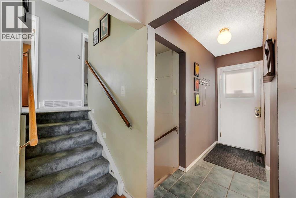 707 Fortalice Crescent SE, Calgary, Alberta  T2A 2C8 - Photo 18 - A2347062