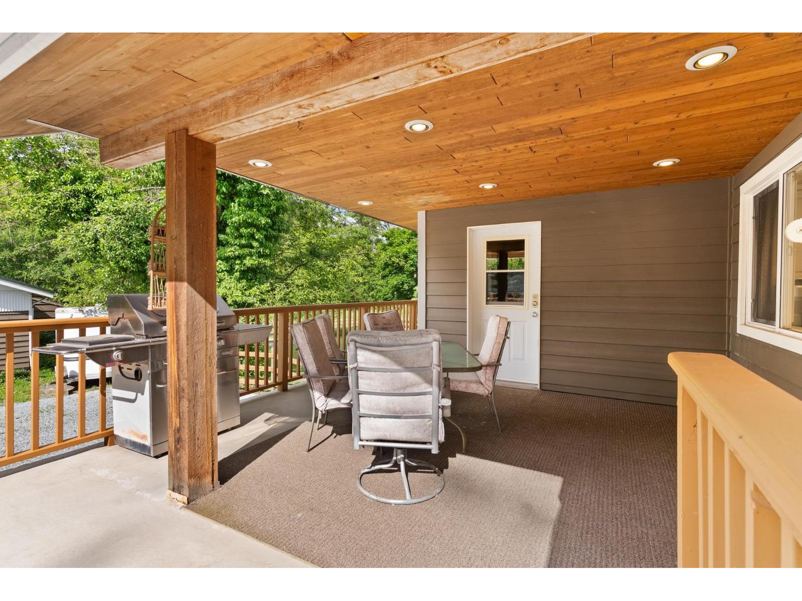 21415 0 Avenue, Langley, British Columbia  V2Z 1S6 - Photo 6 - R3126050