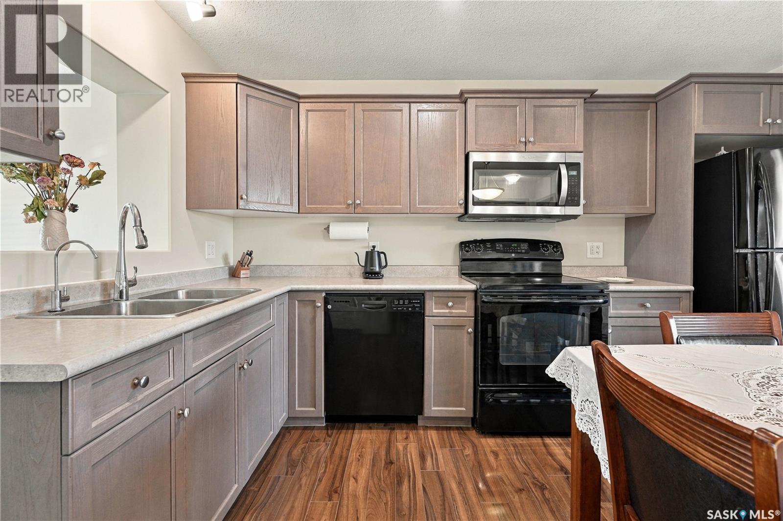 927 Glenview Cove, Martensville, Saskatchewan  S0K 0A2 - Photo 12 - SK048994