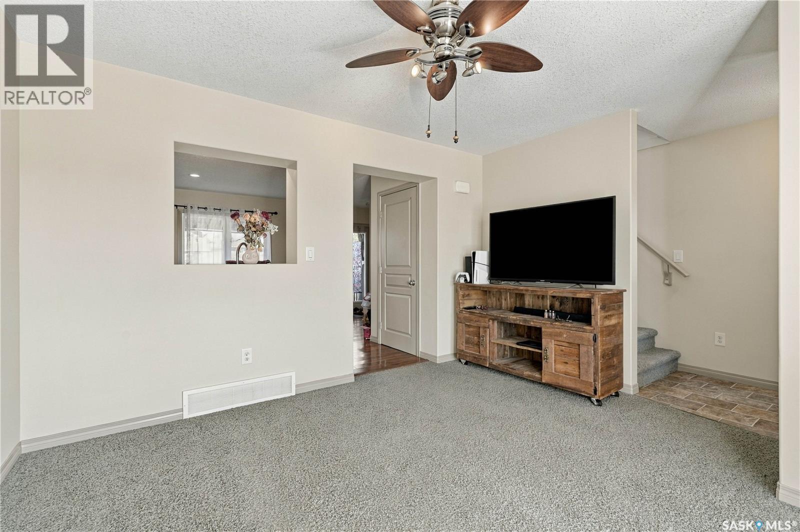 927 Glenview Cove, Martensville, Saskatchewan  S0K 0A2 - Photo 4 - SK048994