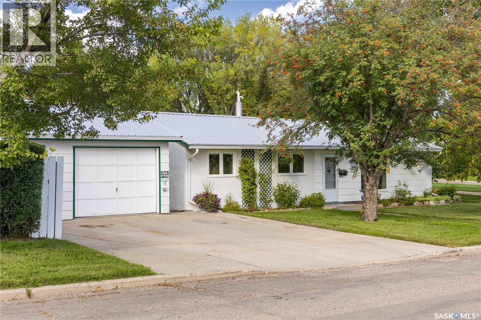 537 T Avenue S, Saskatoon, Saskatchewan  S7M 3B5 - Photo 1 - SK048967