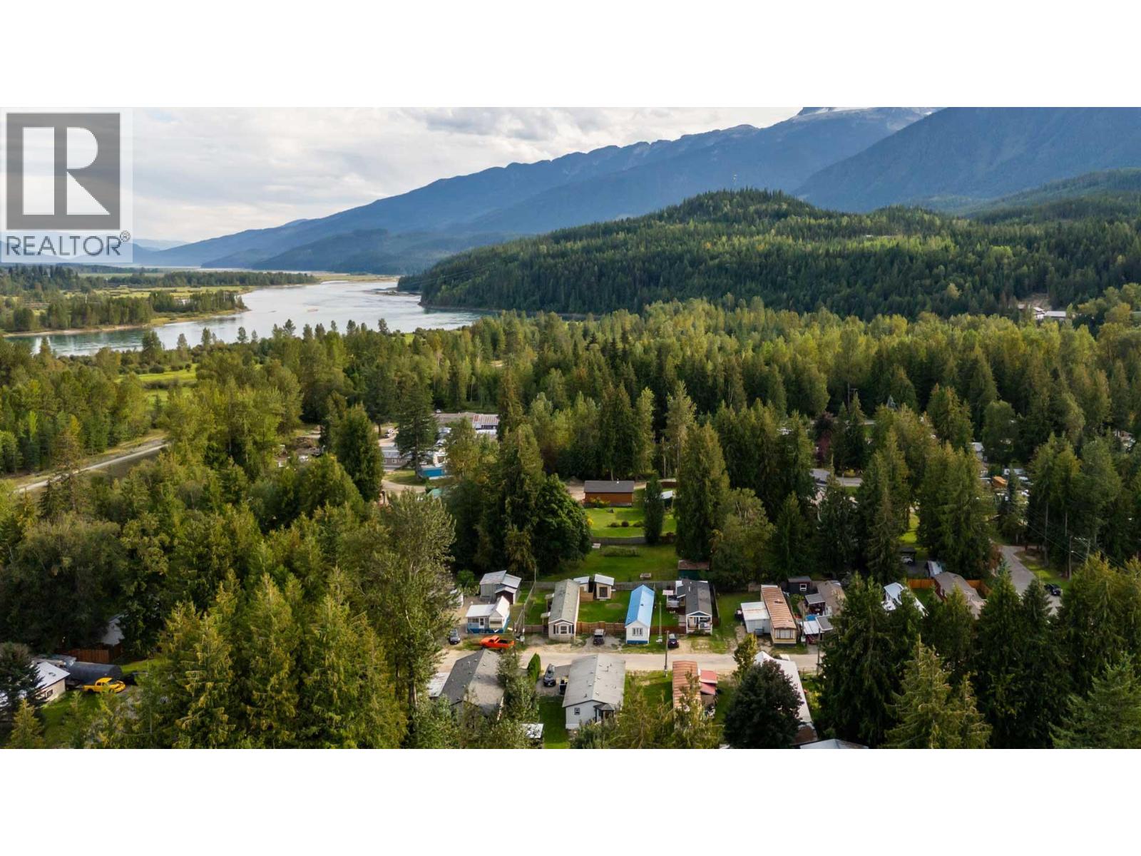 978 Lundell Road, Revelstoke, British Columbia  V0E 2S0 - Photo 17 - 10401498