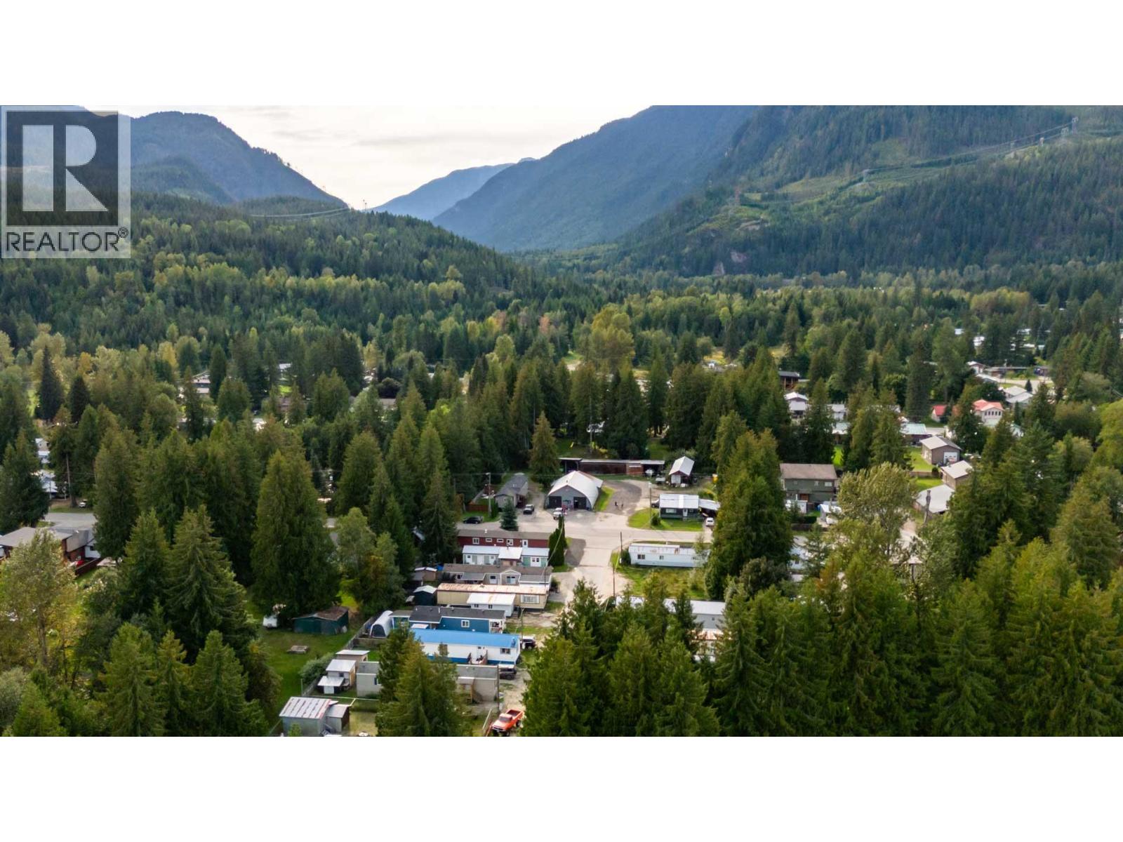 978 Lundell Road, Revelstoke, British Columbia  V0E 2S0 - Photo 15 - 10401498