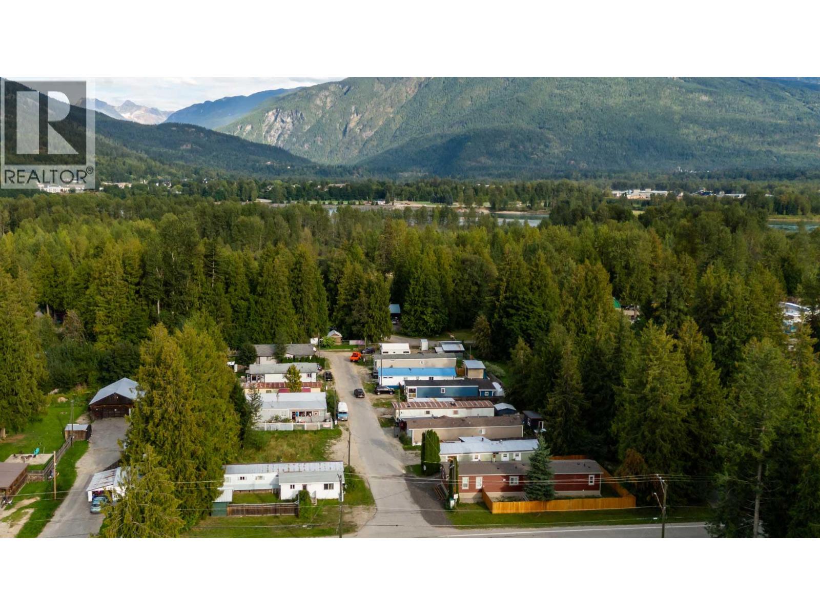 978 Lundell Road, Revelstoke, British Columbia  V0E 2S0 - Photo 11 - 10401498