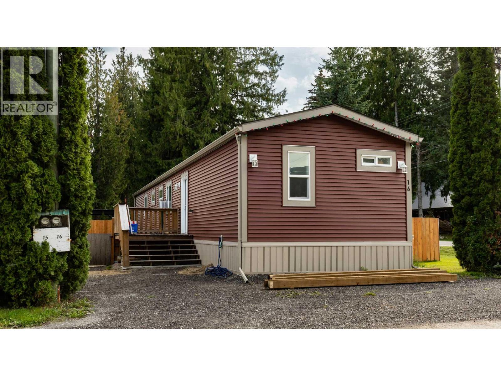 978 Lundell Road, Revelstoke, British Columbia  V0E 2S0 - Photo 9 - 10401498