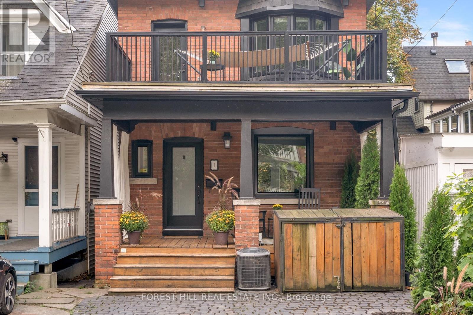 1 Balmy Avenue, Toronto, Ontario  M4E 1C7 - Photo 2 - E13809004