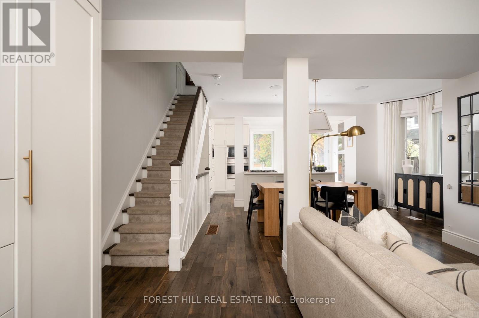 1 Balmy Avenue, Toronto, Ontario  M4E 1C7 - Photo 9 - E13809004