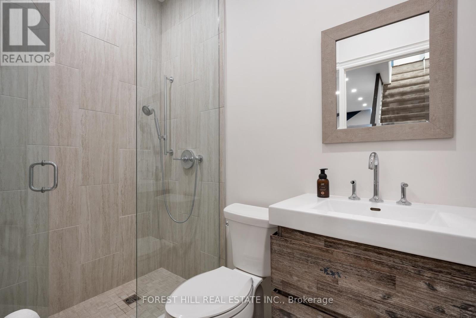 1 Balmy Avenue, Toronto, Ontario  M4E 1C7 - Photo 38 - E13809004