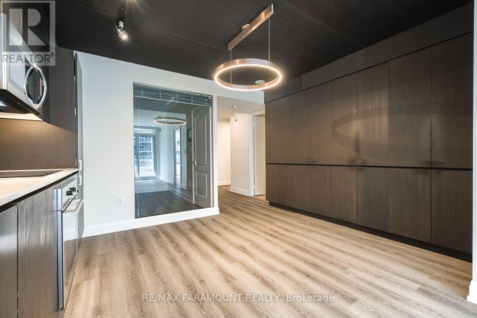 555 - 10 Capreol Court, Toronto, Ontario  M5V 4B3 - Photo 4 - C13810770
