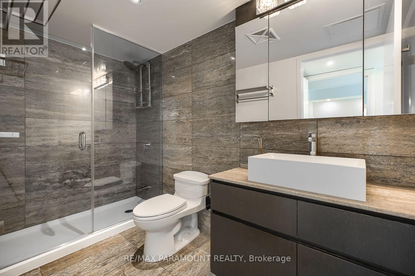 555 - 10 Capreol Court, Toronto, Ontario  M5V 4B3 - Photo 9 - C13810770