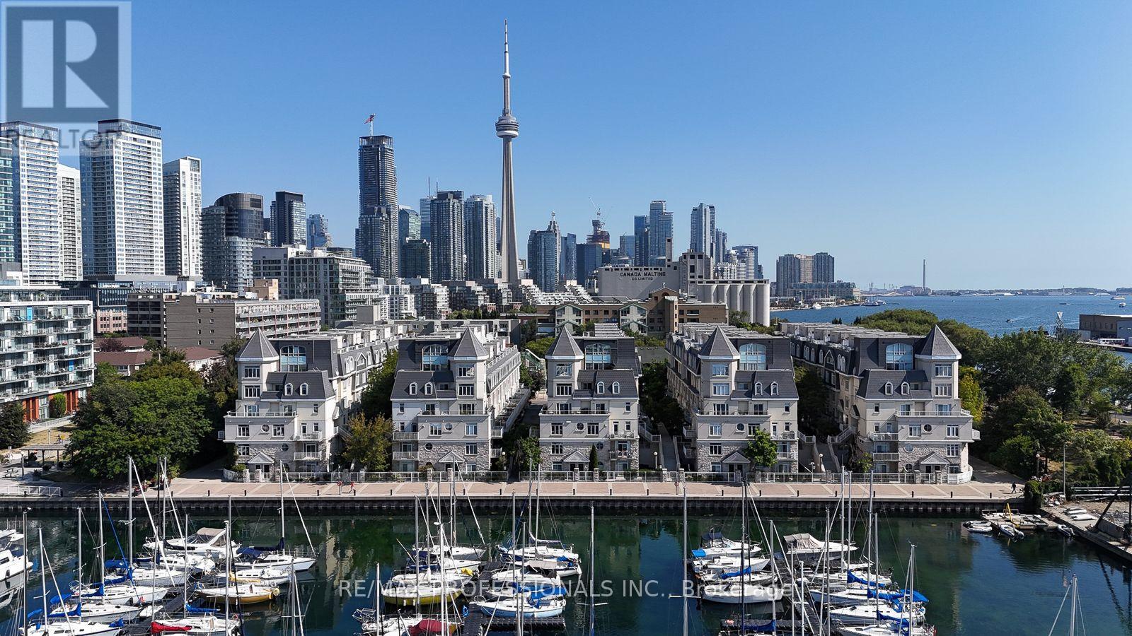 327 - 32 Stadium Road, Toronto, Ontario  M5V 3P4 - Photo 1 - C13810774