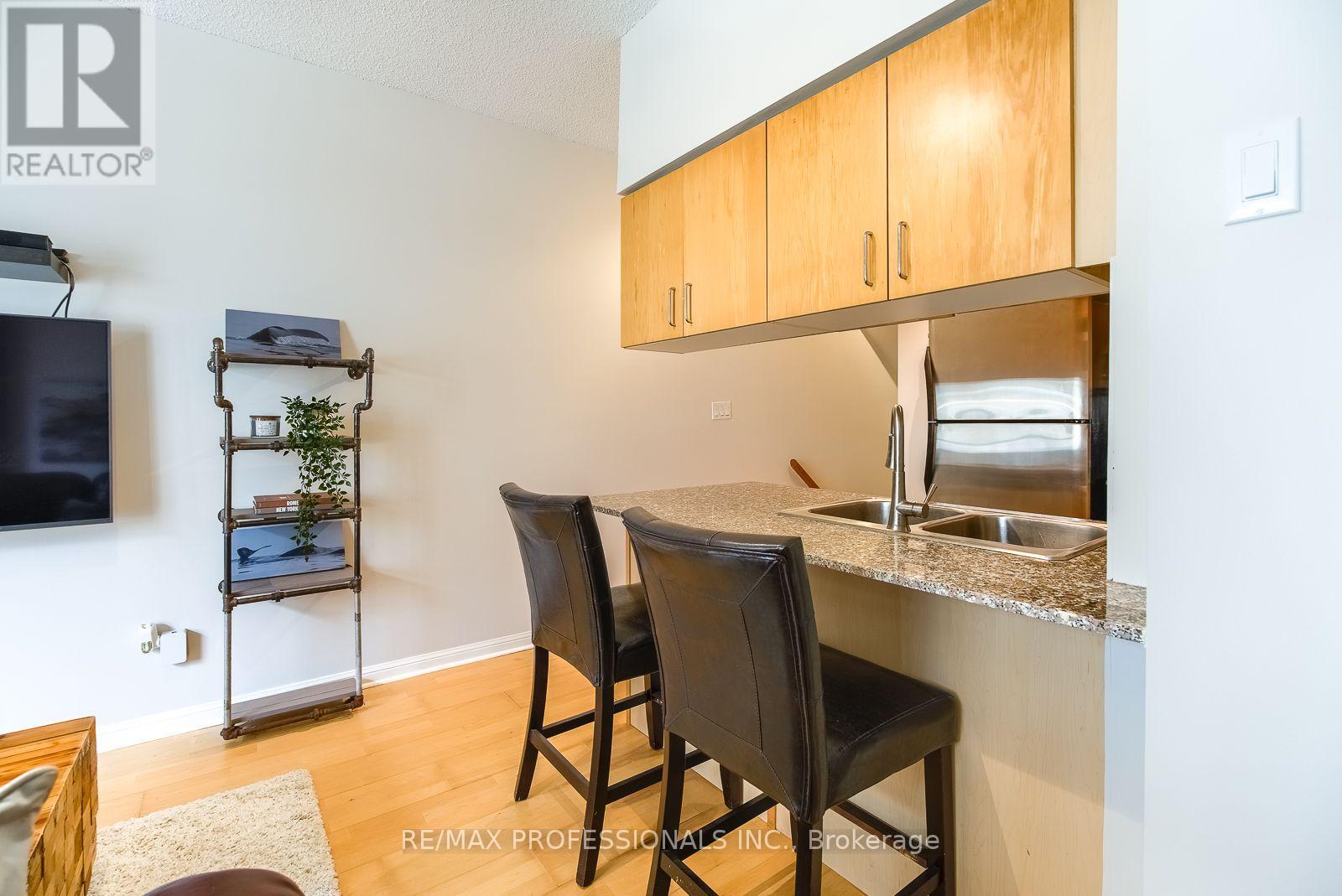 327 - 32 Stadium Road, Toronto, Ontario  M5V 3P4 - Photo 11 - C13810774