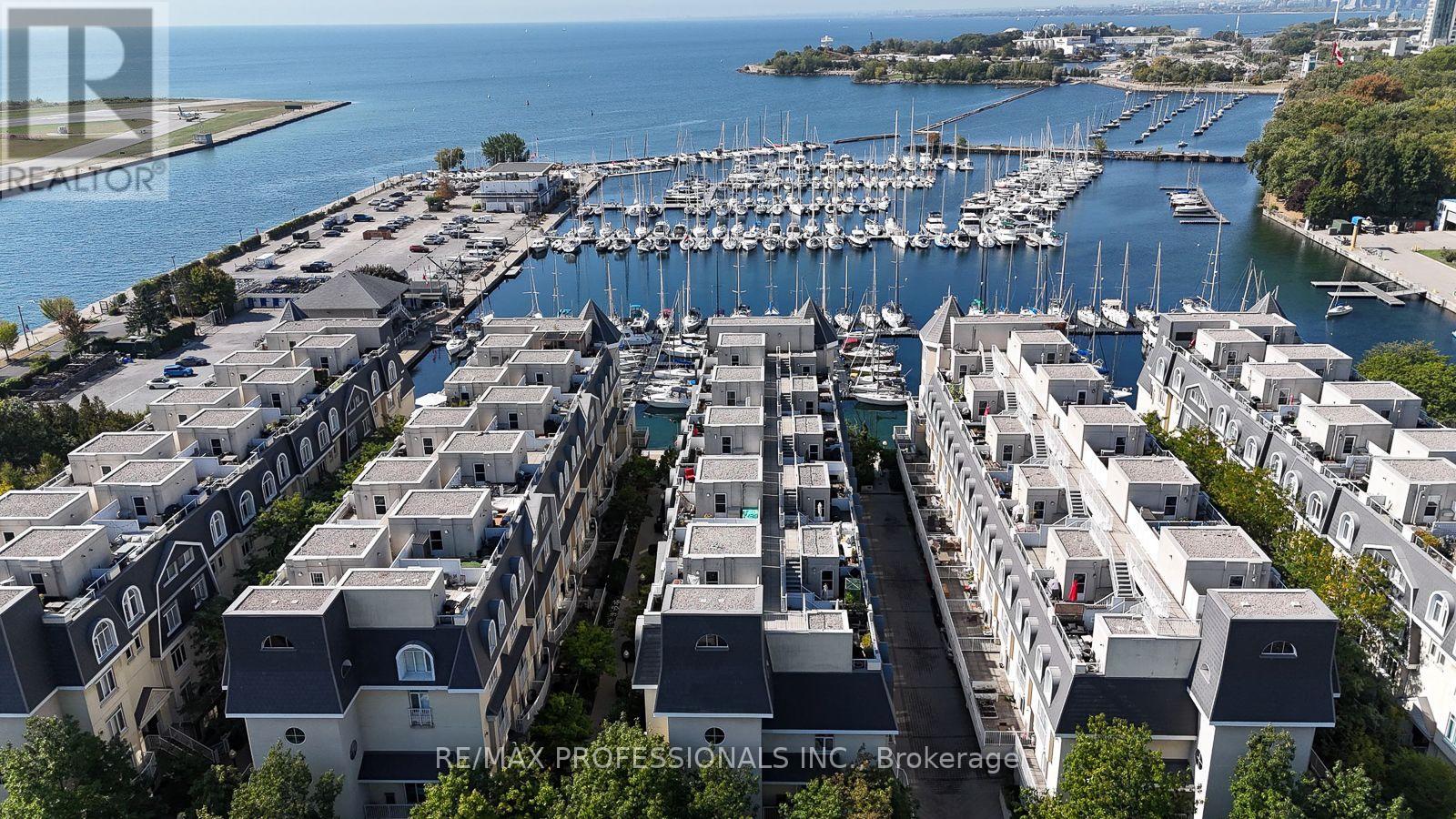 327 - 32 Stadium Road, Toronto, Ontario  M5V 3P4 - Photo 2 - C13810774