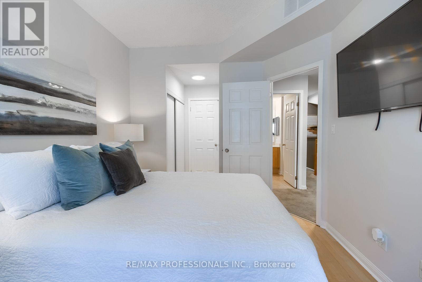 327 - 32 Stadium Road, Toronto, Ontario  M5V 3P4 - Photo 24 - C13810774