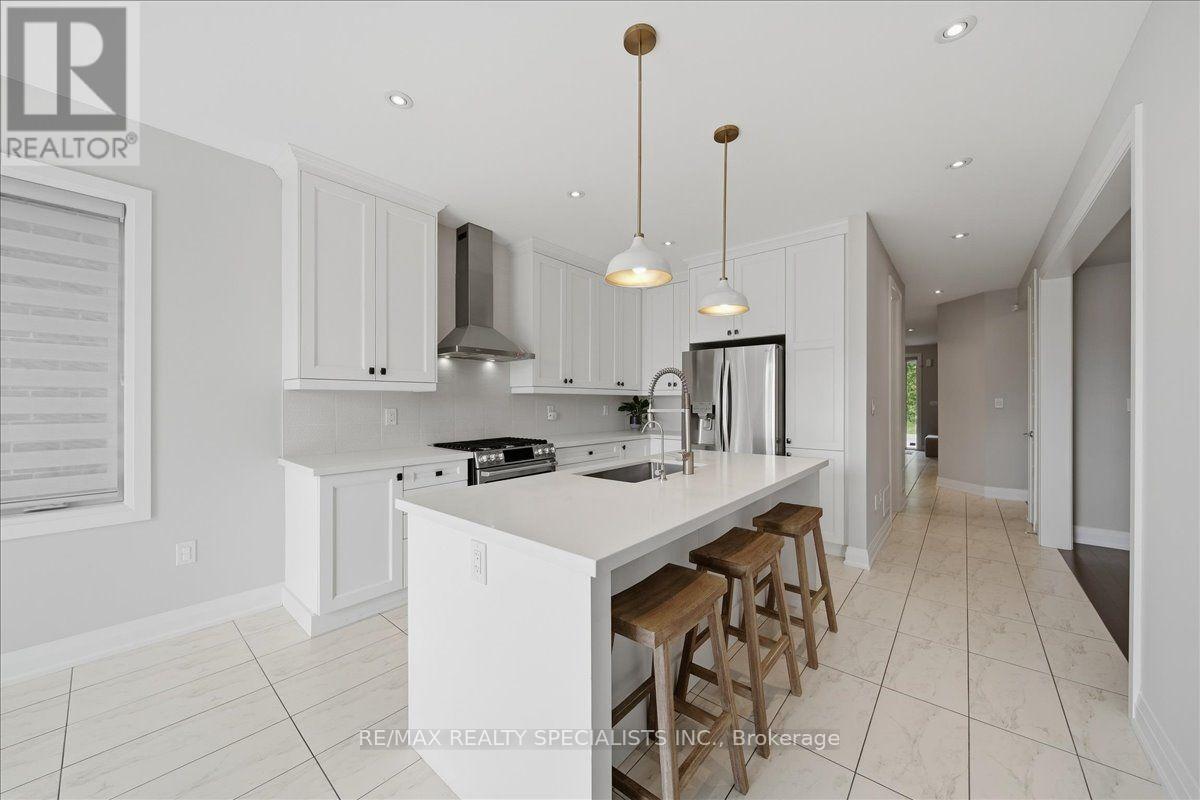 90 Professor Day Drive, Bradford West Gwillimbury, Ontario  L3Z 4J3 - Photo 13 - N13810792