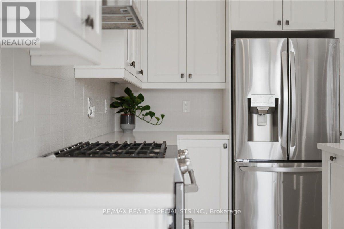 90 Professor Day Drive, Bradford West Gwillimbury, Ontario  L3Z 4J3 - Photo 15 - N13810792