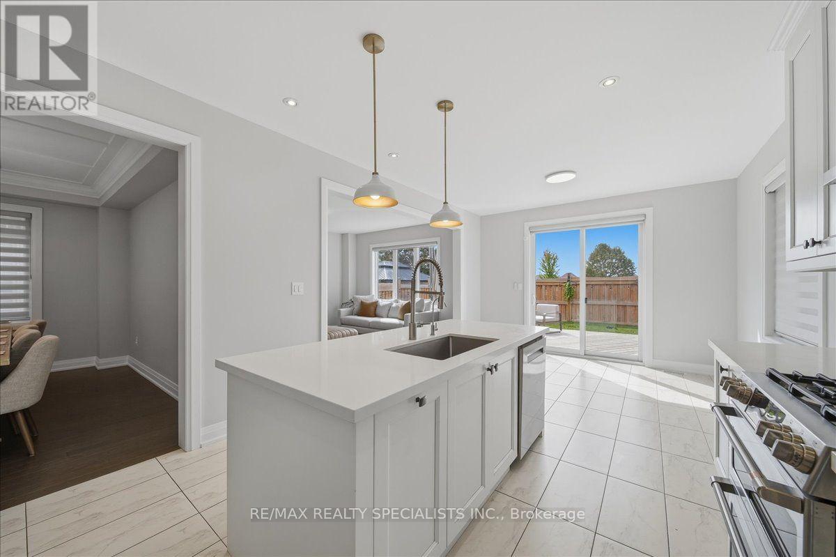 90 Professor Day Drive, Bradford West Gwillimbury, Ontario  L3Z 4J3 - Photo 16 - N13810792